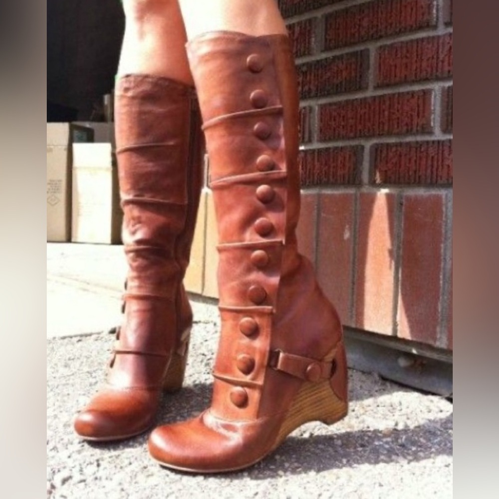 Do not purchase! Looking for Miz Mooz Siri Boots